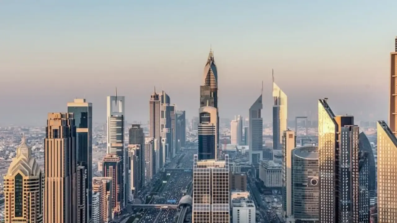 Sheikh Zayed Road – At a Glance